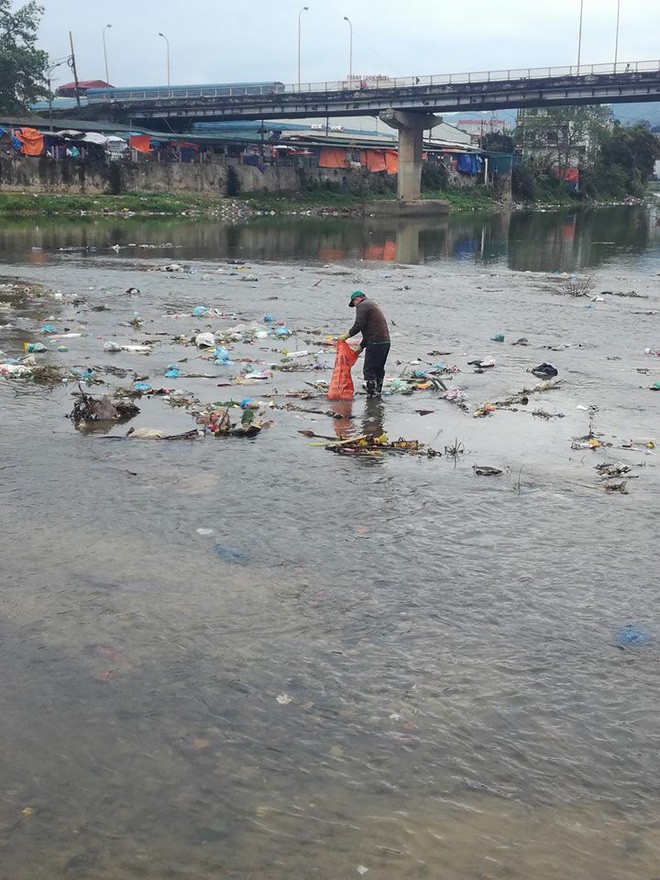 Cao Bằng: Rác thải ồ ạt tấn công, sông Bằng Giang bị bủa vây trong ô nhiễm - Ảnh 8.