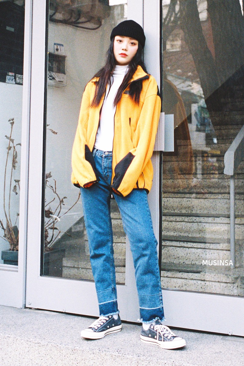 Tạm quên những combo thời thượng, tuần qua giới trẻ Hàn chỉ diện những công thức cũ rích mà vẫn nổi bần bật - Ảnh 12. Tạm quên những combo thời thượng, tuần qua giới trẻ Hàn chỉ diện những công thức cũ rích mà vẫn nổi bần bật - Ảnh 12.