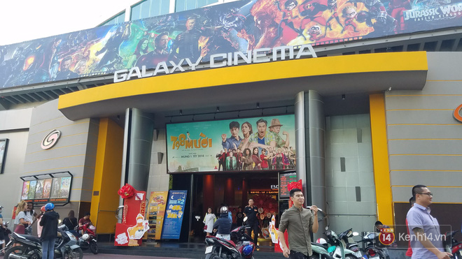 TP. HCM: Nam thanh niên dùng điện thoại quay lén trong nhà vệ sinh nữ ở rạp phim Galaxy Nguyễn Du - Ảnh 2.