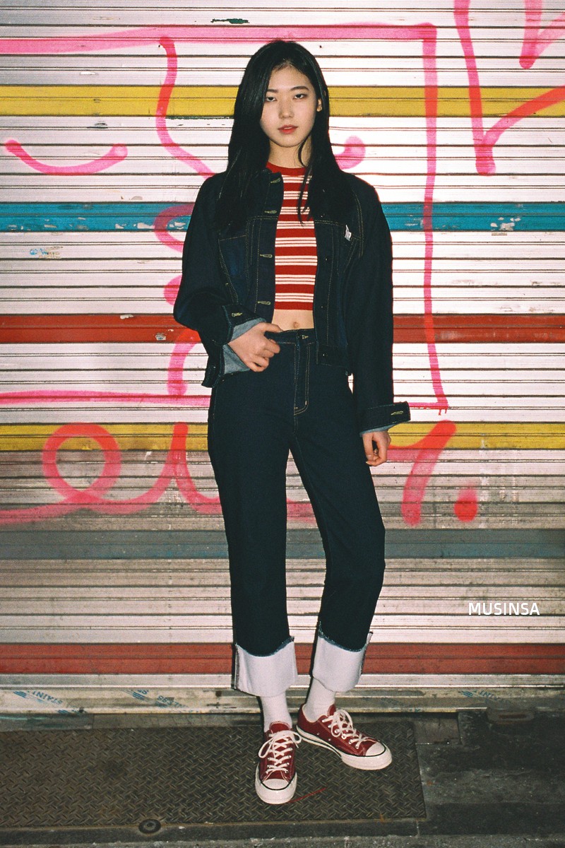 Tạm quên những combo thời thượng, tuần qua giới trẻ Hàn chỉ diện những công thức cũ rích mà vẫn nổi bần bật - Ảnh 5. Tạm quên những combo thời thượng, tuần qua giới trẻ Hàn chỉ diện những công thức cũ rích mà vẫn nổi bần bật - Ảnh 5.