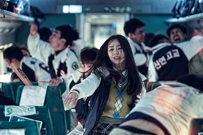 Sohee tái hiện lại phân đoạn hóa zombie trong Train To Busan - Ảnh 1.