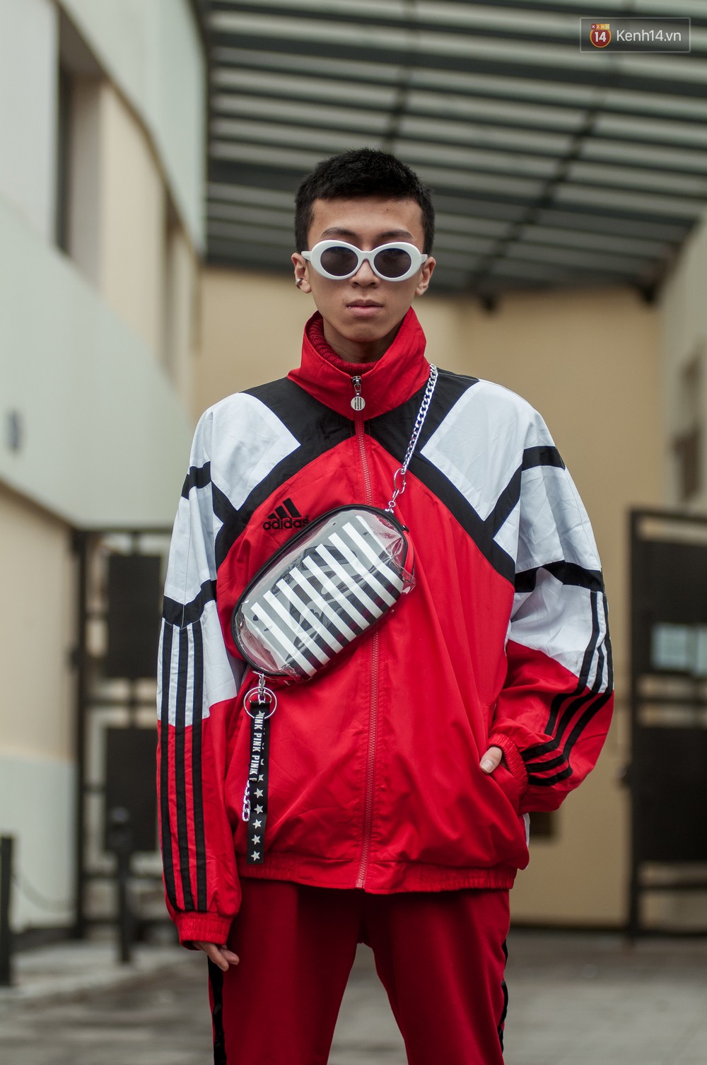 Street style 2 miền: Ra Tết, giới trẻ đã tích cực đọ độ swag với toàn những set đồ bụi bặm - Ảnh 21. Street style 2 miền: Ra Tết, giới trẻ đã tích cực đọ độ swag với toàn những set đồ bụi bặm - Ảnh 21.