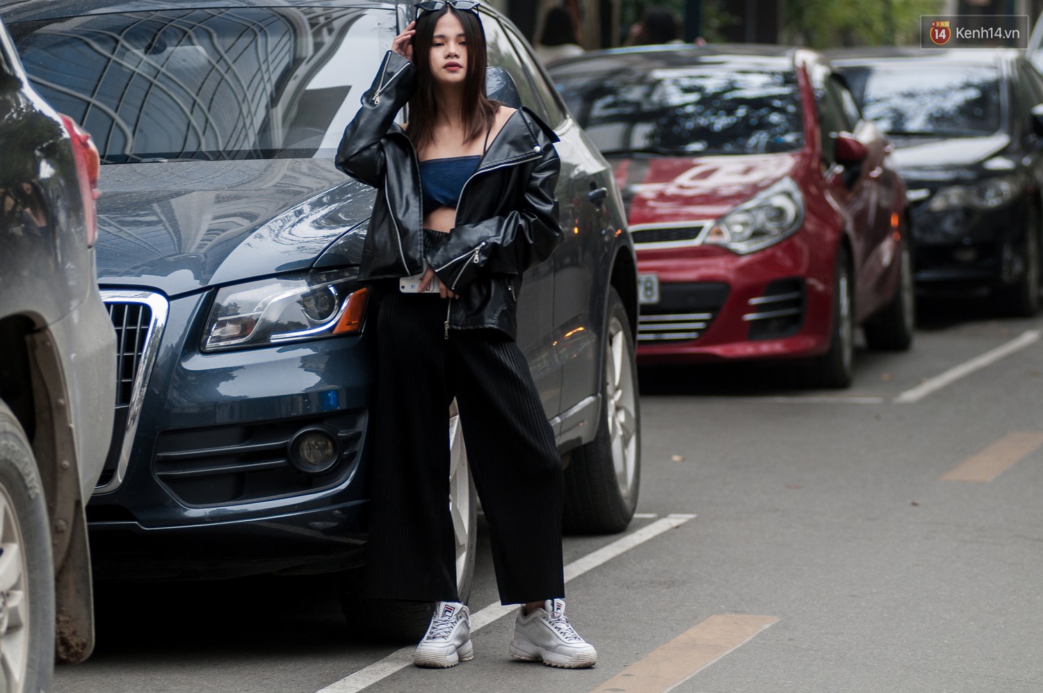Street style 2 miền: Ra Tết, giới trẻ đã tích cực đọ độ swag với toàn những set đồ bụi bặm - Ảnh 13. Street style 2 miền: Ra Tết, giới trẻ đã tích cực đọ độ swag với toàn những set đồ bụi bặm - Ảnh 13.