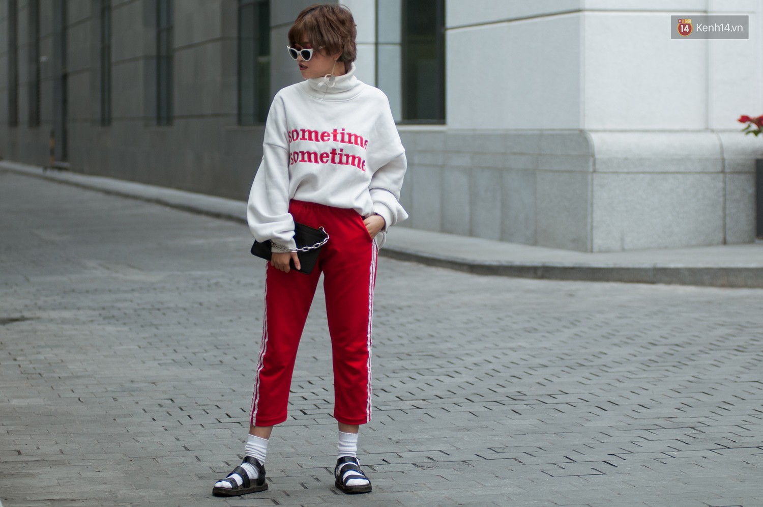 Street style 2 miền: Ra Tết, giới trẻ đã tích cực đọ độ swag với toàn những set đồ bụi bặm - Ảnh 18. Street style 2 miền: Ra Tết, giới trẻ đã tích cực đọ độ swag với toàn những set đồ bụi bặm - Ảnh 18.