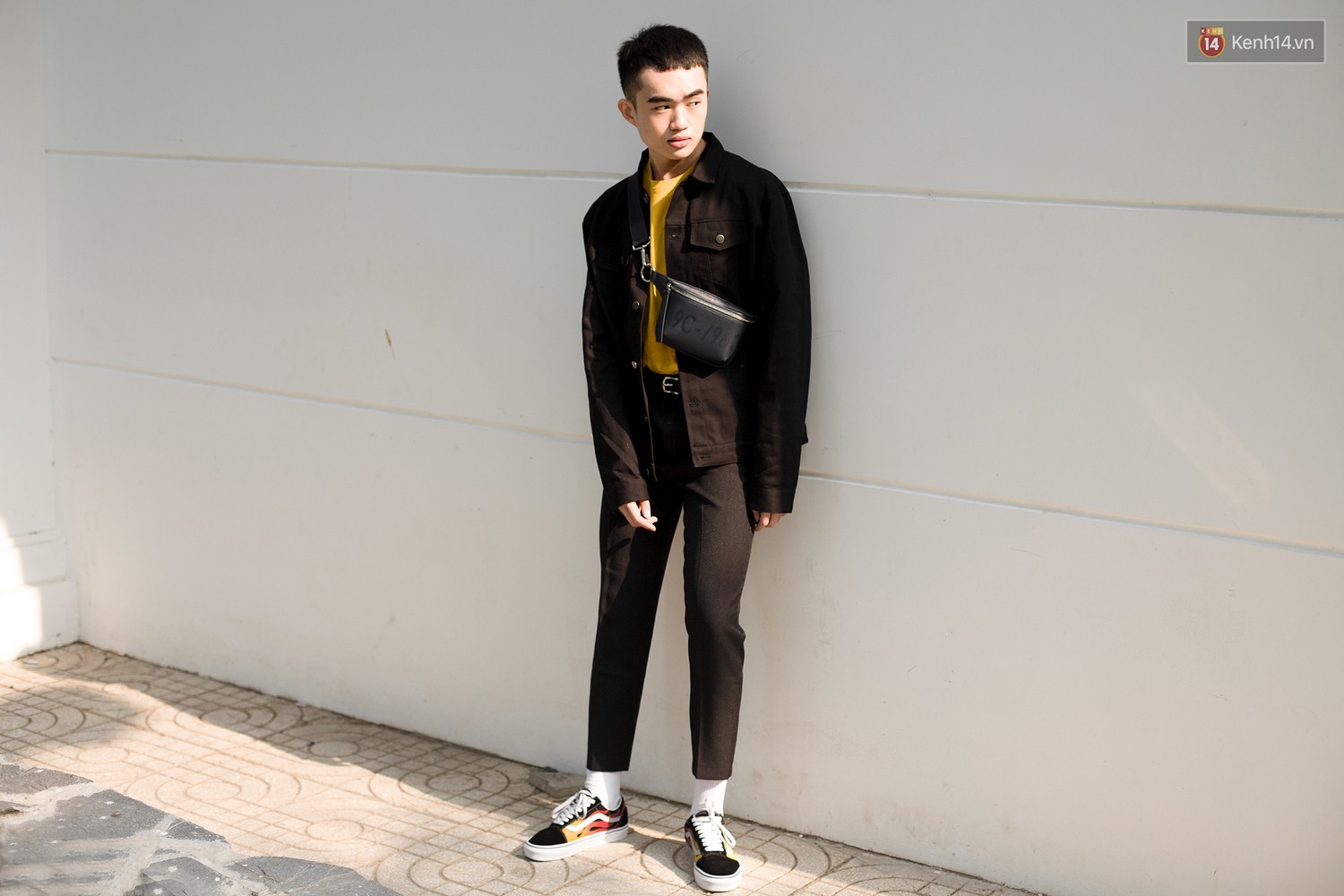 Street style 2 miền: Ra Tết, giới trẻ đã tích cực đọ độ swag với toàn những set đồ bụi bặm - Ảnh 9. Street style 2 miền: Ra Tết, giới trẻ đã tích cực đọ độ swag với toàn những set đồ bụi bặm - Ảnh 9.