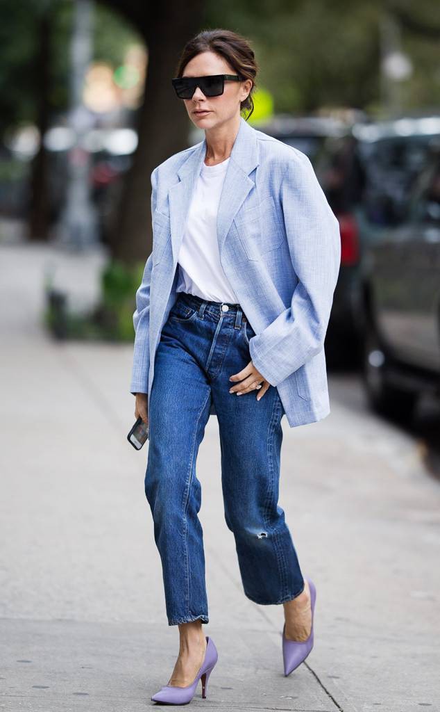 Victoria Beckham giữ quần jeans lên phom đứng dáng bằng cách “lười” giặt - Ảnh 2.