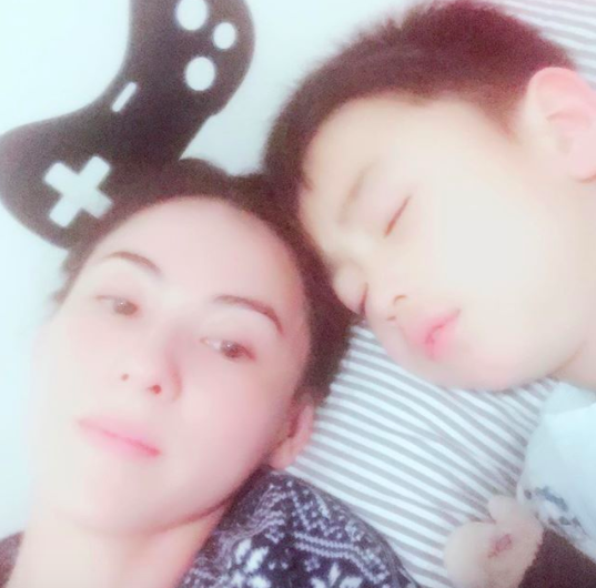 Trương Bá Chi tuyên bố năm 2018 nhất định sẽ sinh thêm em bé, phải chăng sắp công bố bạn trai? - Ảnh 3.