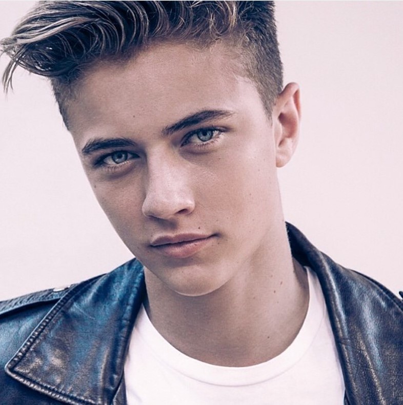 Lên chức bố, Lucky Blue Smith đang đẹp trai như nam thần bỗng xuống sắc không phanh - Ảnh 2.