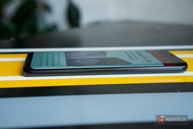 Trên tay Samsung Galaxy S9 màu Đen Huyền Bí: Vẫn đẹp không tì vết, nhìn qua đã thấy hút tầm mắt rồi - Ảnh 3.