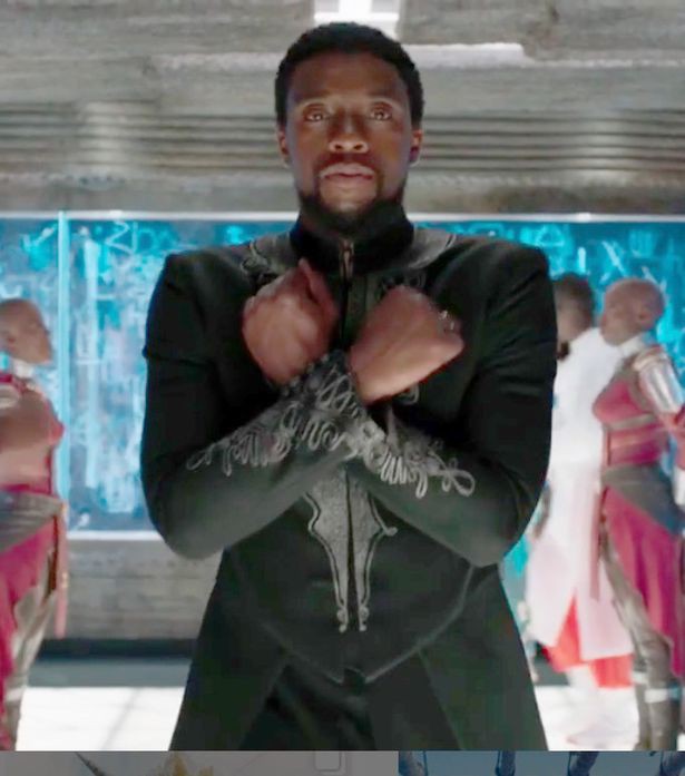 M&agrave;n ăn mừng của Lingard v&agrave; Pogba g&acirc;y sốt v&igrave; ăn theo bom tấn Black Panther - Ảnh 3.