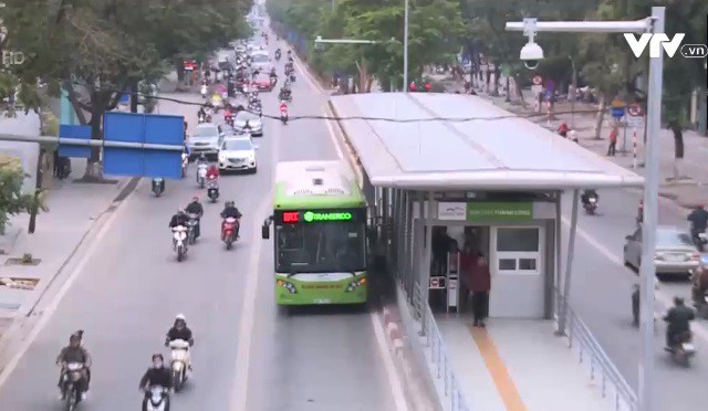 H&agrave; Nội c&oacute; thể cho c&aacute;c loại xe kh&aacute;c đi v&agrave;o l&agrave;n bus nhanh BRT - Ảnh 2.