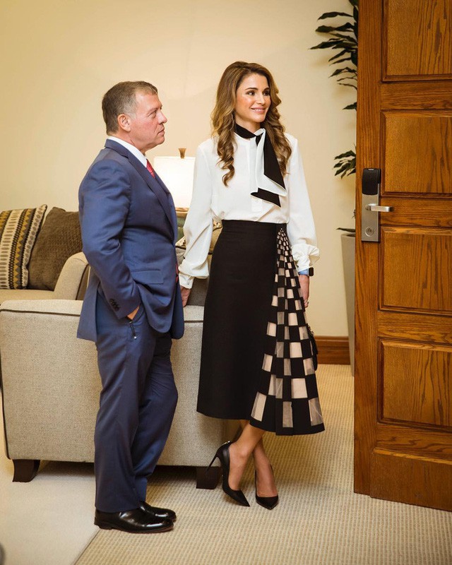 Ngoài Công nương Kate, còn có Hoàng hậu Rania của Vương quốc Jordan vừa xinh lại vừa mặc đẹp miễn chê  - Ảnh 12.