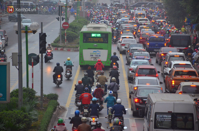 Đề xuất cho &ocirc; t&ocirc; xe m&aacute;y v&agrave; xe bu&yacute;t thường đi v&agrave;o l&agrave;n bu&yacute;t nhanh BRT: Ch&uacute;ng t&ocirc;i chỉ đang nghi&ecirc;n cứu - Ảnh 4.