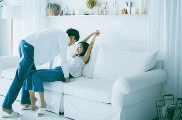 Bộ ảnh vợ chồng son với những khoảnh khắc cực tình xem xong chỉ muốn cưới - Ảnh 1.