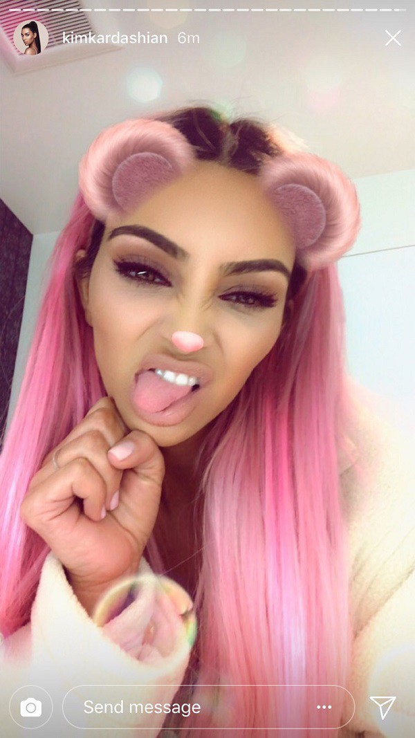 Sau lần e ấp trong chiếc v&aacute;y bồng x&ograve;e, Kim Kardashian đổi lu&ocirc;n kiểu t&oacute;c mới m&agrave;u hồng kẹo ngọt - Ảnh 3.