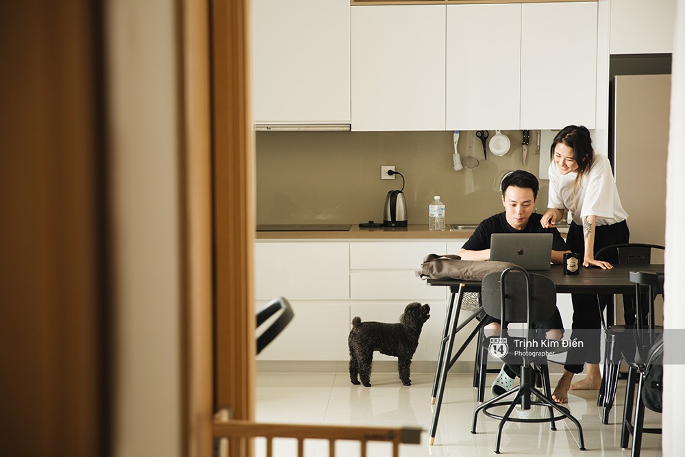 Julia Đoàn nói về chuyện làm mẹ khi còn trẻ, tự do và thành đạt: Từ nay mình chẳng cần đi đâu, chỉ cần ở cạnh con thì mình đã có cả thế giới rồi! - Ảnh 2.