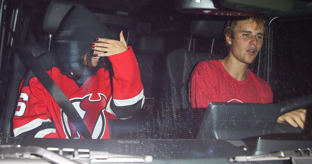 Selena Gomez: Cô gái có trong tay tất cả nhưng sẵn sàng từ bỏ mọi thứ vì một chàng trai - Ảnh 16. Selena Gomez: Cô gái có trong tay tất cả nhưng sẵn sàng từ bỏ mọi thứ vì một chàng trai - Ảnh 16.