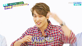 Những trào lưu do idol khởi xướng gây bão Hàn Quốc: Người người nhà nhà, đến Tổng thống cũng nhiệt tình hưởng ứng - Ảnh 18. Những trào lưu do idol khởi xướng gây bão Hàn Quốc: Người người nhà nhà, đến Tổng thống cũng nhiệt tình hưởng ứng - Ảnh 18.