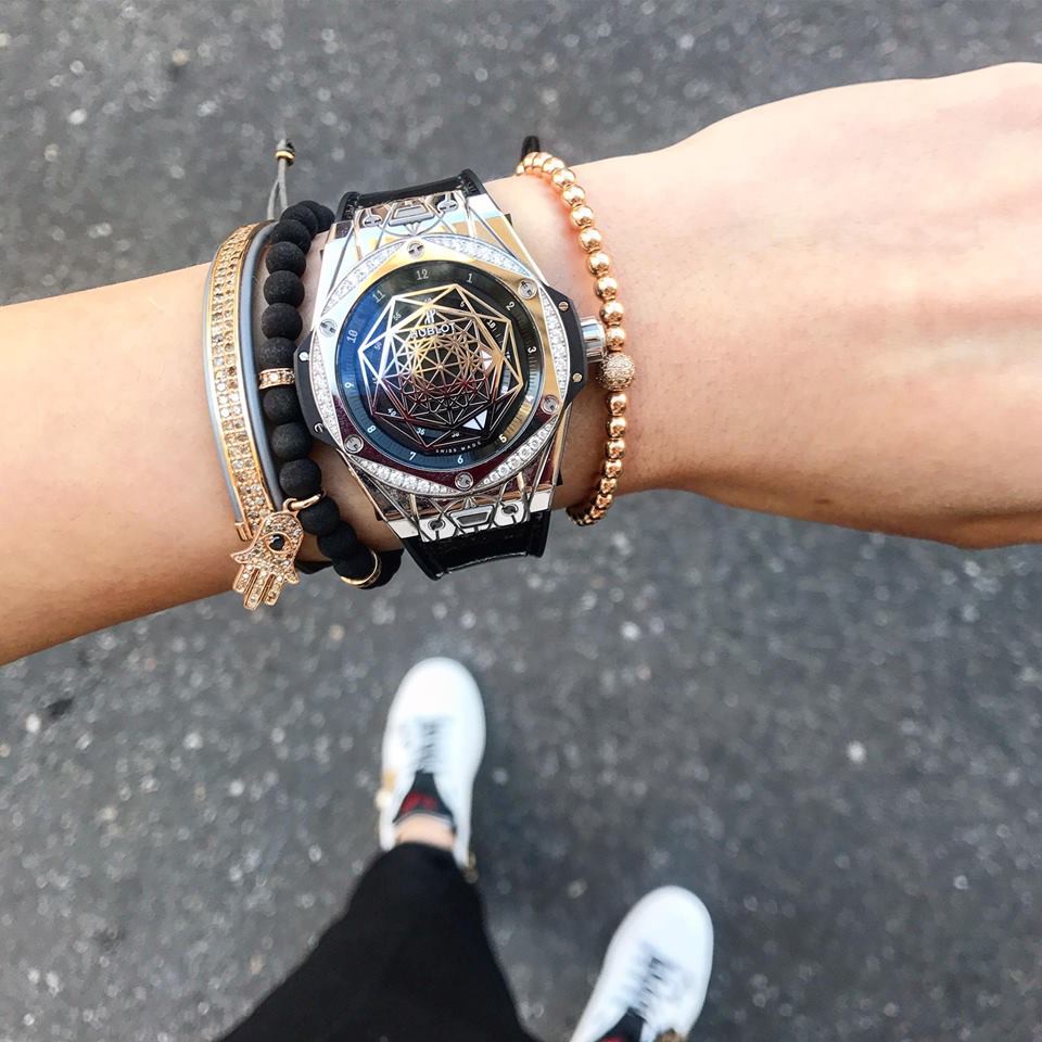 Sắm đồng hồ Hublot hơn 400 triệu VNĐ để chơi Tết, Kỳ Duyên quả biết cách chơi lớn - Ảnh 6. Sắm đồng hồ Hublot hơn 400 triệu VNĐ để chơi Tết, Kỳ Duyên quả biết cách chơi lớn - Ảnh 6.