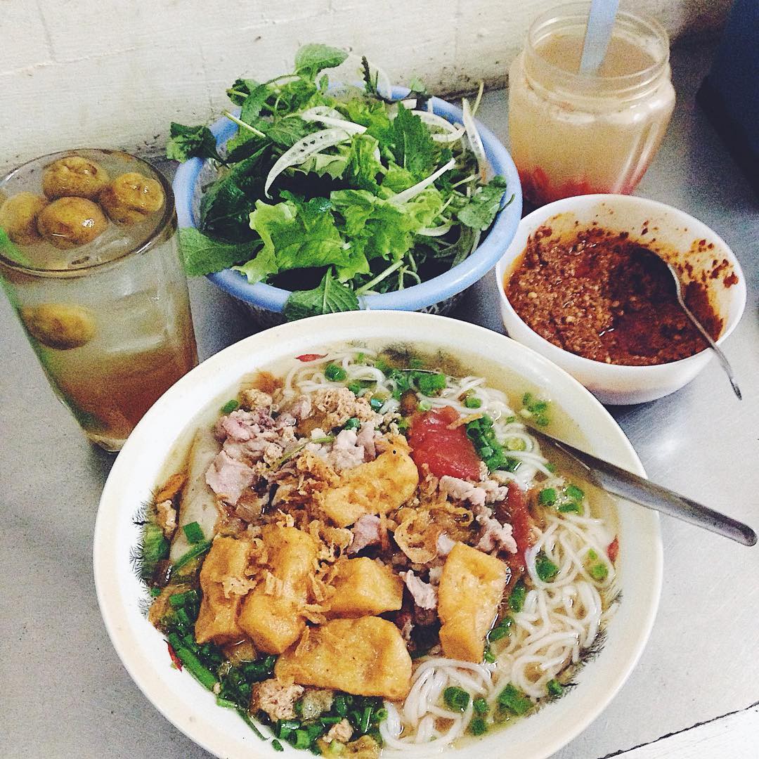 Truy l&ugrave;ng những h&agrave;ng b&uacute;n ri&ecirc;u ngon nổi tiếng m&agrave; đầy &uacute; ụ ở H&agrave; Nội - Ảnh 4.