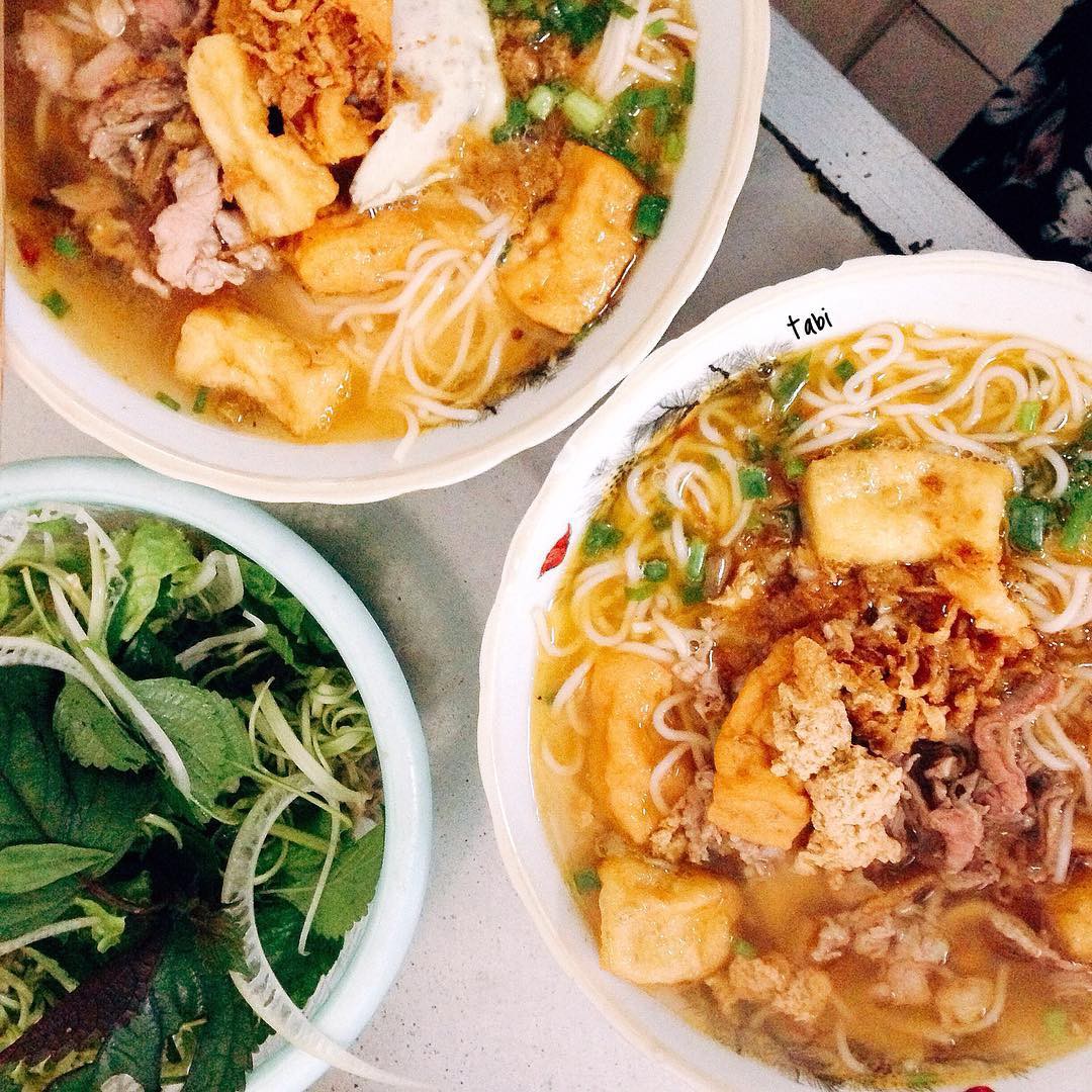 Truy l&ugrave;ng những h&agrave;ng b&uacute;n ri&ecirc;u ngon nổi tiếng m&agrave; đầy &uacute; ụ ở H&agrave; Nội - Ảnh 3.