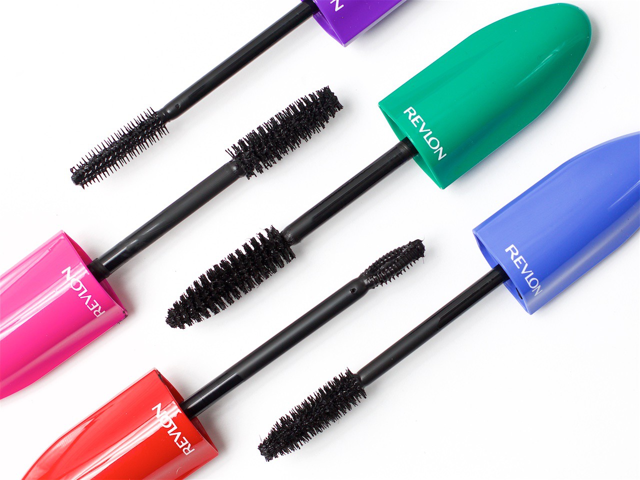 Nếu mascara có dấu hiệu này, bạn nên vứt nó đi ngay và luôn - Ảnh 2.