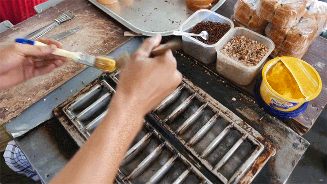 Món bánh Pukis truyền thống ở Indonesia, fan hảo ngọt nhìn thấy là phát mê ngay - Ảnh 2. Món bánh Pukis truyền thống ở Indonesia, fan hảo ngọt nhìn thấy là phát mê ngay - Ảnh 2.