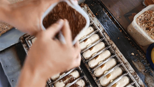 Món bánh Pukis truyền thống ở Indonesia, fan hảo ngọt nhìn thấy là phát mê ngay - Ảnh 4. Món bánh Pukis truyền thống ở Indonesia, fan hảo ngọt nhìn thấy là phát mê ngay - Ảnh 4.