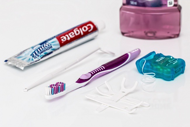 8 mẹo vặt hữu &iacute;ch gi&uacute;p bạn lu&ocirc;n n&oacute;i kh&ocirc;ng với bệnh s&acirc;u răng - Ảnh 7.