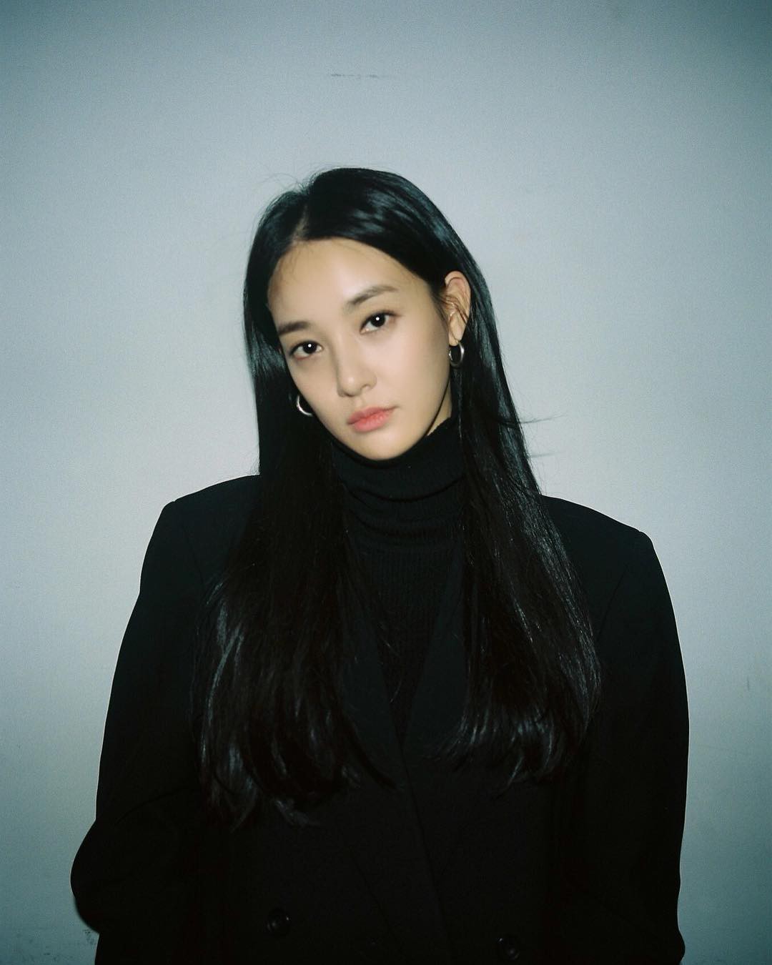 Chỉ làm tóc và trang điểm đơn giản, Lee Joo Yeon vẫn đủ xinh để khiến G-Dragon mê đắm - Ảnh 6. Chỉ làm tóc và trang điểm đơn giản, Lee Joo Yeon vẫn đủ xinh để khiến G-Dragon mê đắm - Ảnh 6.