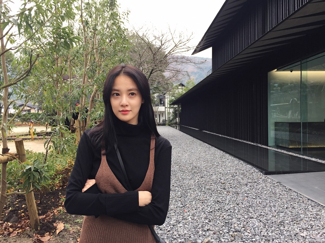 Chỉ làm tóc và trang điểm đơn giản, Lee Joo Yeon vẫn đủ xinh để khiến G-Dragon mê đắm - Ảnh 3. Chỉ làm tóc và trang điểm đơn giản, Lee Joo Yeon vẫn đủ xinh để khiến G-Dragon mê đắm - Ảnh 3.
