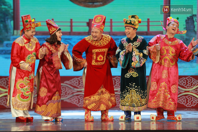 Ch&ugrave;m ảnh đẹp: Cận cảnh d&agrave;n nghệ sĩ tr&ecirc;n s&acirc;n khấu ho&agrave;nh tr&aacute;ng của T&aacute;o Qu&acirc;n 2018 - Ảnh 2.