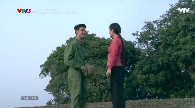 Thương nhớ ở ai tập 28: Đất nước đ&atilde; thống nhất nhưng Hạnh vẫn chưa nghe được tin g&igrave; của Nghĩa - Ảnh 4.