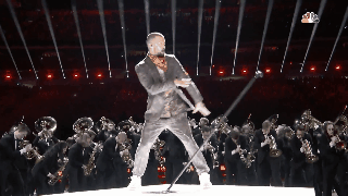 Super Bowl 2018: Justin Timberlake phá đảo sân khấu với loạt hit cũ và tiết mục tưởng nhớ Prince - Ảnh 4.