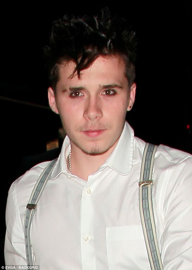 Thật khó tin Brooklyn Beckham chỉ mới 18 tuổi với hình ảnh già chát này - Ảnh 2.