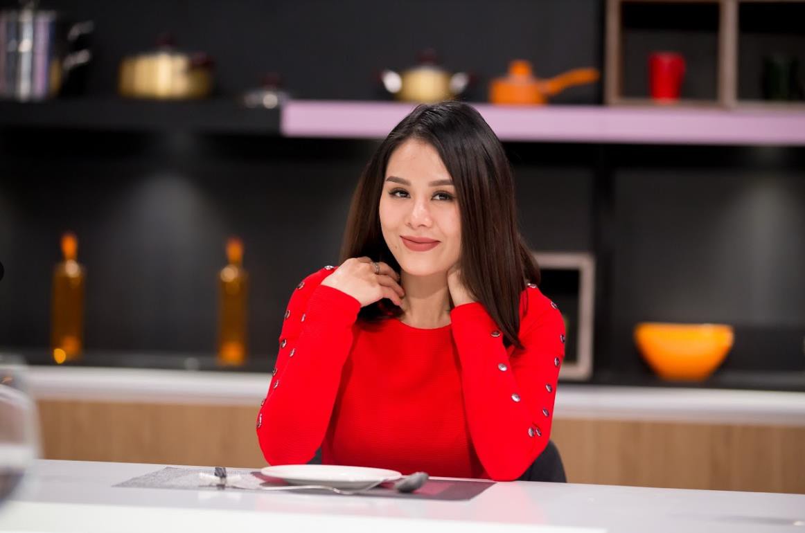 Kết quả hình ảnh cho AN NGUY XIN LỖI NGƯỜI YÊU CŨ TRÊN SÓNG TRUYỀN HÌNH