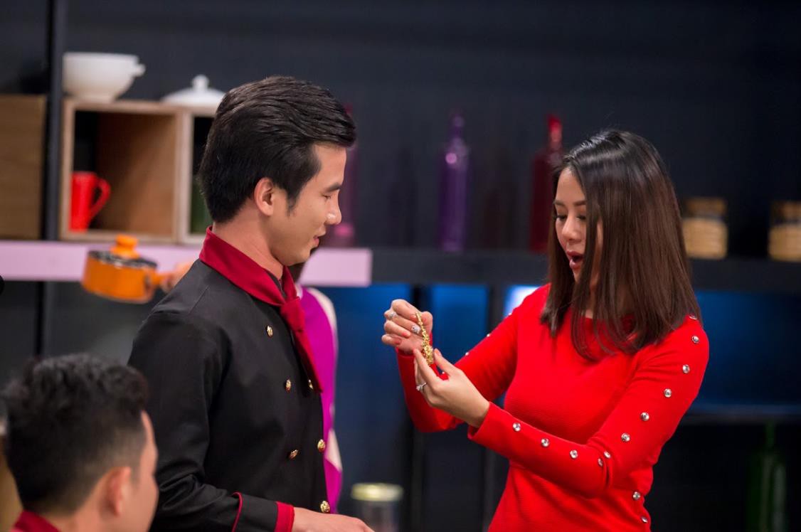 Kết quả hình ảnh cho AN NGUY XIN LỖI NGƯỜI YÊU CŨ TRÊN SÓNG TRUYỀN HÌNH