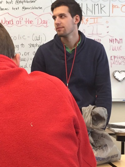 Loạt ảnh thầy gi&aacute;o si&ecirc;u đẹp trai khiến bạn ng&agrave;y n&agrave;o cũng muốn đến trường - Ảnh 3.