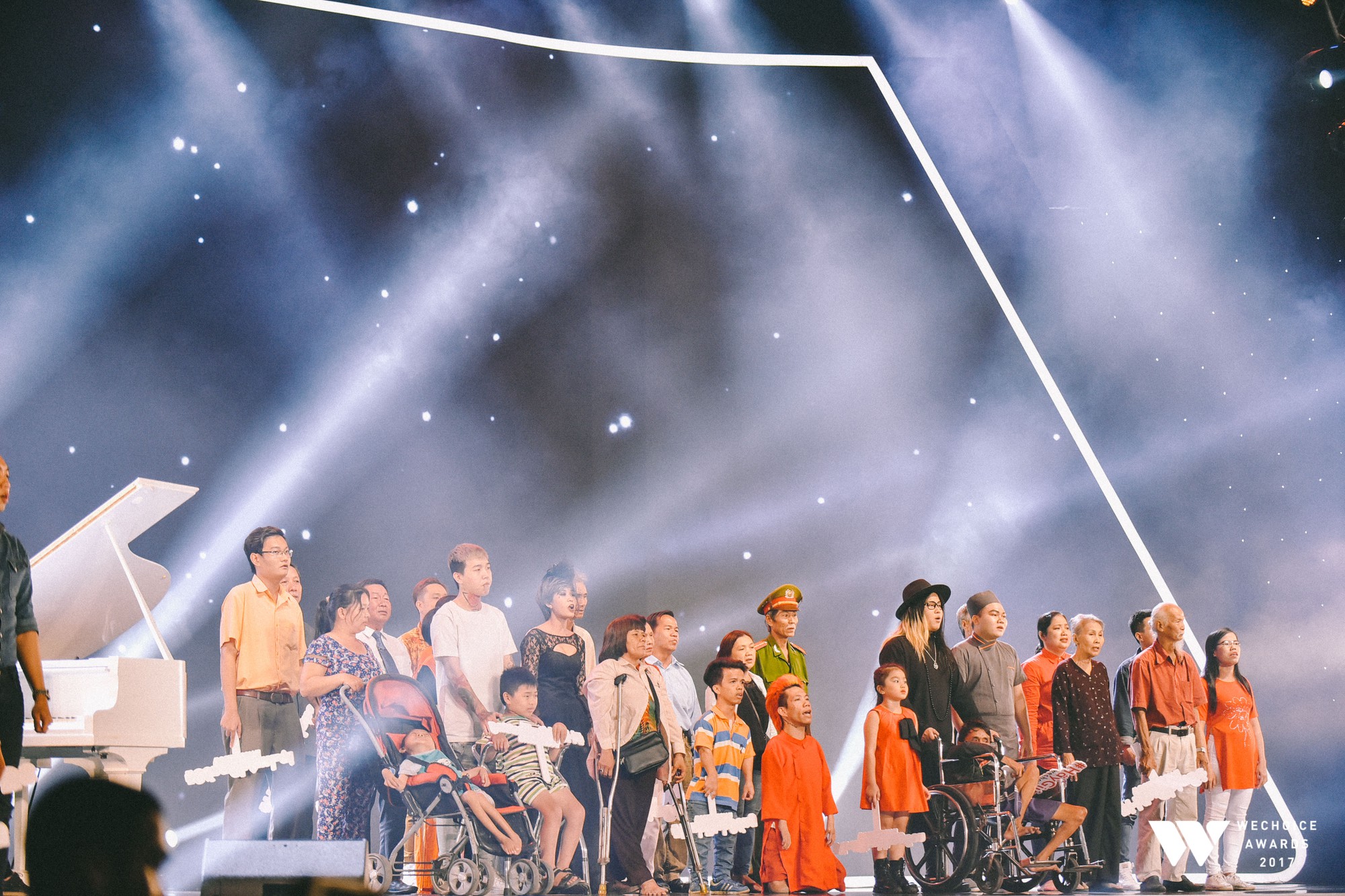 Khoảnh khắc WeChoice Awards: Đẹp nhất là khi Sơn Tùng, bé Bôm và các nghệ sĩ Việt cùng chậm lại trong dòng cảm xúc vỡ òa - Ảnh 7. Khoảnh khắc WeChoice Awards: Đẹp nhất là khi Sơn Tùng, bé Bôm và các nghệ sĩ Việt cùng chậm lại trong dòng cảm xúc vỡ òa - Ảnh 7.