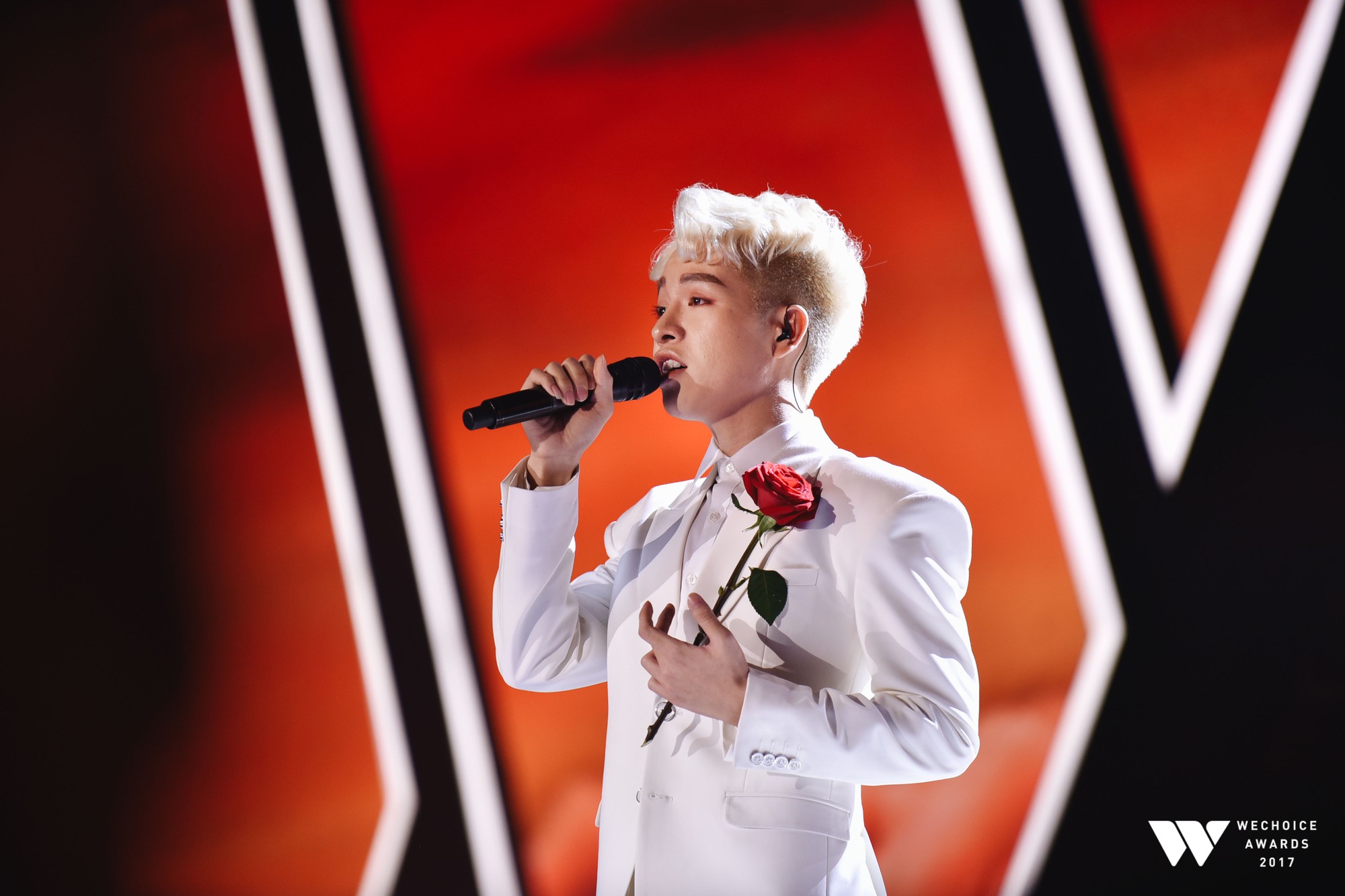 Khoảnh khắc WeChoice Awards: Đẹp nhất là khi Sơn Tùng, bé Bôm và các nghệ sĩ Việt cùng chậm lại trong dòng cảm xúc vỡ òa - Ảnh 22. Khoảnh khắc WeChoice Awards: Đẹp nhất là khi Sơn Tùng, bé Bôm và các nghệ sĩ Việt cùng chậm lại trong dòng cảm xúc vỡ òa - Ảnh 22.