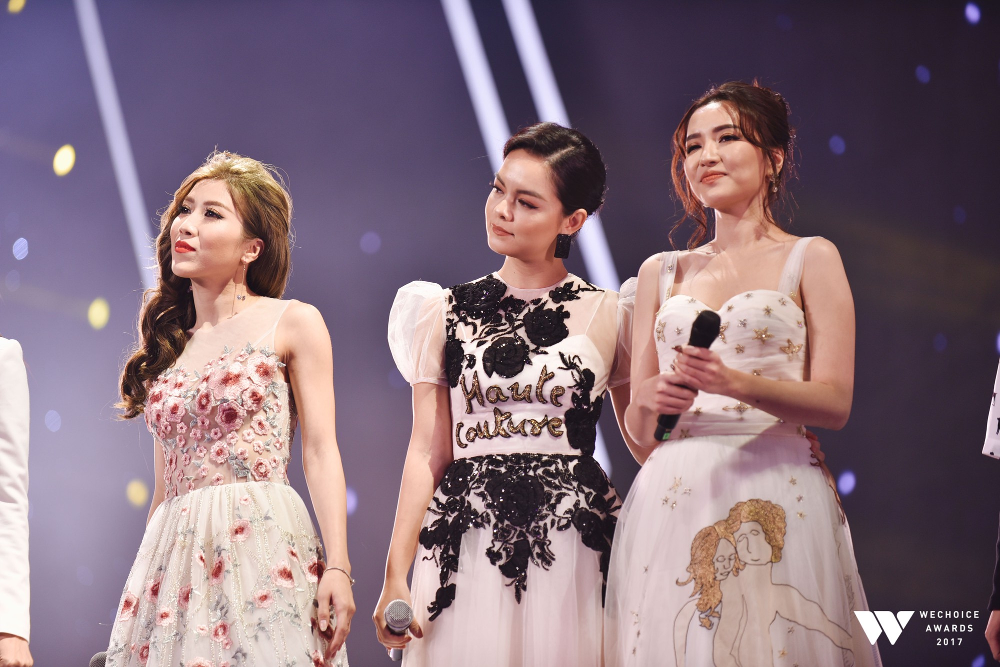 Khoảnh khắc WeChoice Awards: Đẹp nhất là khi Sơn Tùng, bé Bôm và các nghệ sĩ Việt cùng chậm lại trong dòng cảm xúc vỡ òa - Ảnh 47. Khoảnh khắc WeChoice Awards: Đẹp nhất là khi Sơn Tùng, bé Bôm và các nghệ sĩ Việt cùng chậm lại trong dòng cảm xúc vỡ òa - Ảnh 47.