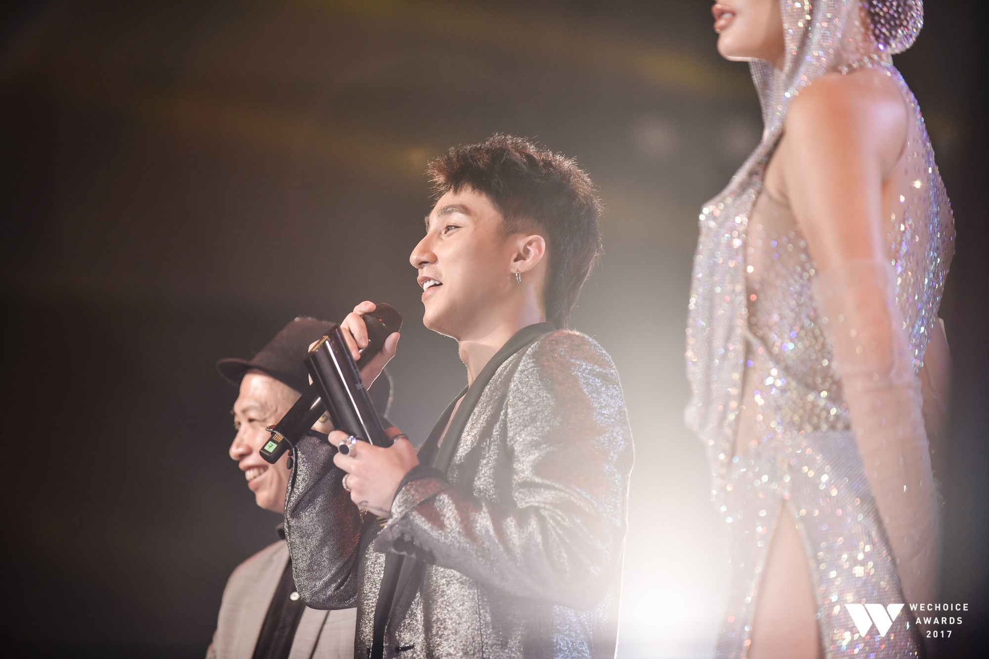 Khoảnh khắc WeChoice Awards: Đẹp nhất là khi Sơn Tùng, bé Bôm và các nghệ sĩ Việt cùng chậm lại trong dòng cảm xúc vỡ òa - Ảnh 32. Khoảnh khắc WeChoice Awards: Đẹp nhất là khi Sơn Tùng, bé Bôm và các nghệ sĩ Việt cùng chậm lại trong dòng cảm xúc vỡ òa - Ảnh 32.