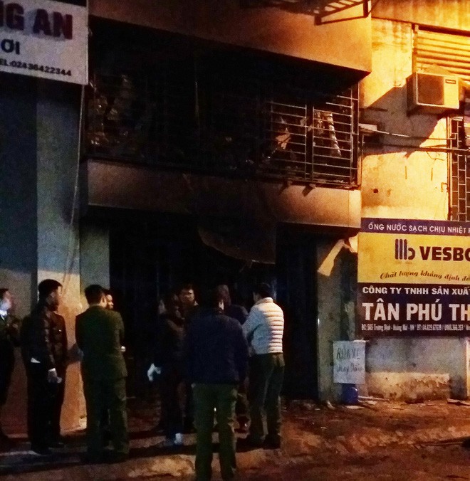 Hà Nội: Cháy nhà trên phố Trương Định, 6 người trong một gia đình thoát chết - Ảnh 2.