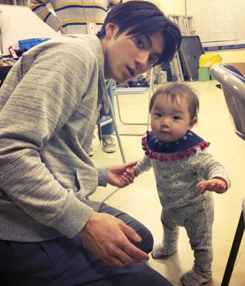 Diễn viên nhí Nhật Bản mới sinh ra đã nổi tiếng, là con trai của 3 soái ca cực phẩm không kém - Ảnh 8. Diễn viên nhí Nhật Bản mới sinh ra đã nổi tiếng, là con trai của 3 soái ca cực phẩm không kém - Ảnh 8.