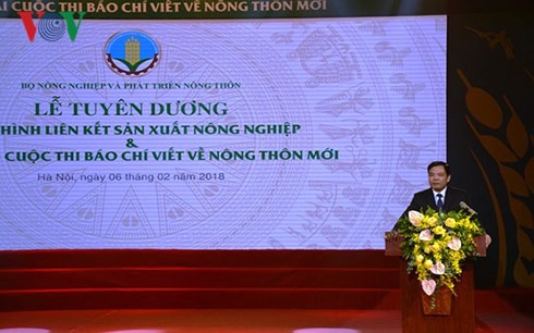 Cố nhà báo Đinh Hữu Dư được trao giải B viết về nông thôn mới - Ảnh 1.
