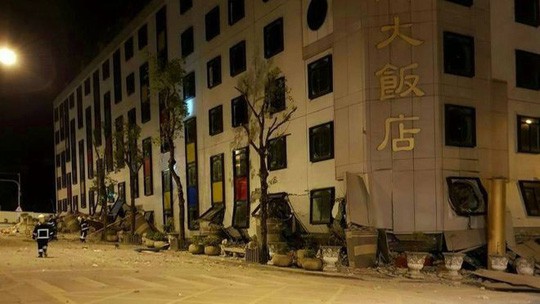 Động đất kinh hoàng ở Đài Loan, hơn 100 người thương vong - Ảnh 2.