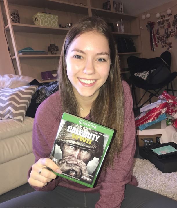 Mua đĩa game Xbox tặng bạn trai, cô gái bắt người yêu phải kí 5 thỏa thuận lạ lùng - Ảnh 2.