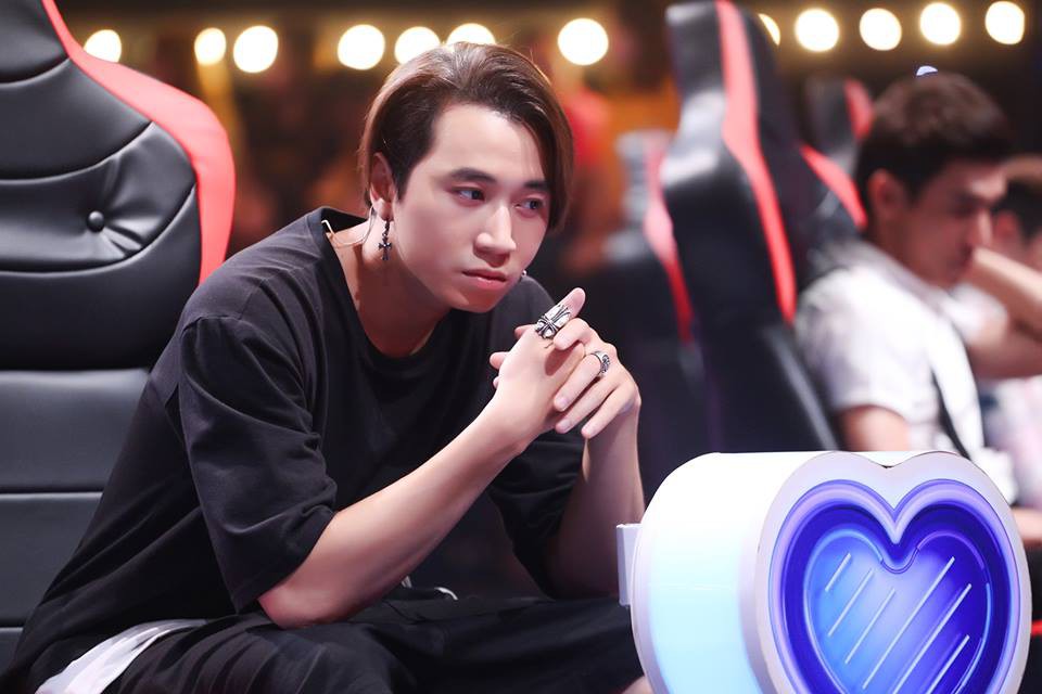 Karik: Tôi muốn mối quan hệ lâu dài với Thương, nhưng càng nói chuyện càng thấy nhiều vấn đề - Ảnh 3. Karik: Tôi muốn mối quan hệ lâu dài với Thương, nhưng càng nói chuyện càng thấy nhiều vấn đề - Ảnh 3.