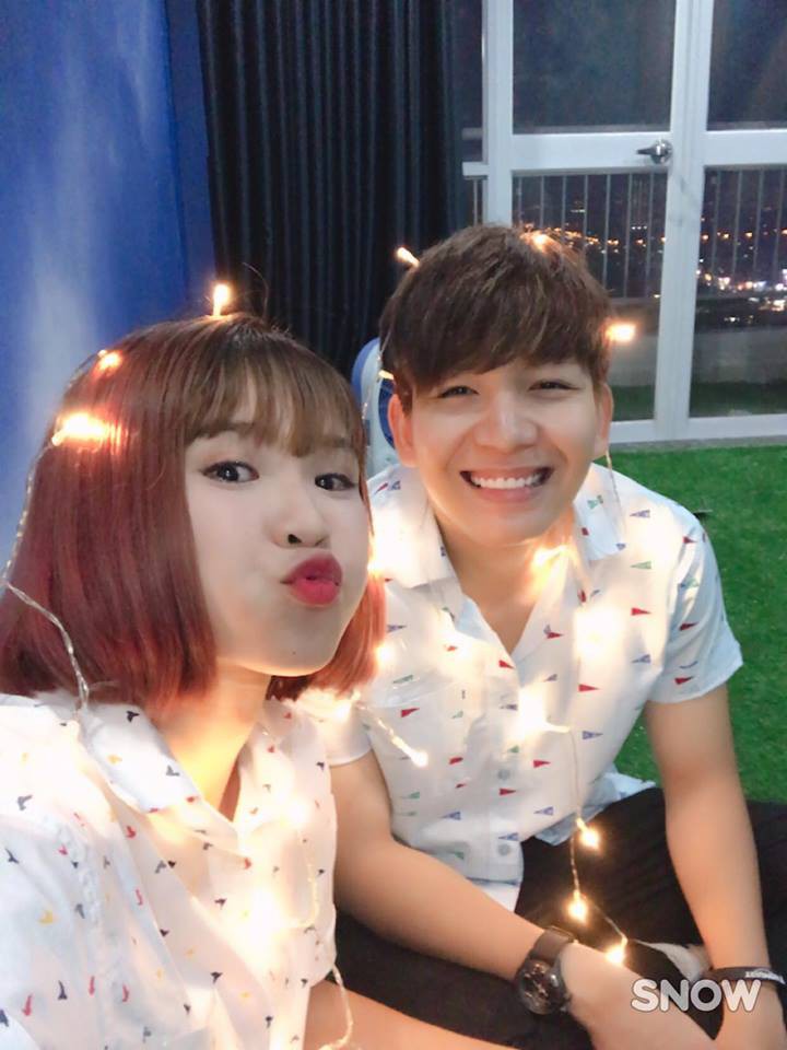Khởi My hạnh phúc đón tuổi mới bên ông xã Kelvin Khánh và người thân - Ảnh 4.