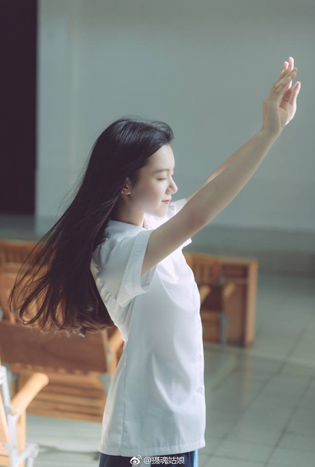 Xinh trong trẻo và nhẹ nhàng, đây hẳn là tình đầu của mọi chàng trai! - Ảnh 1.